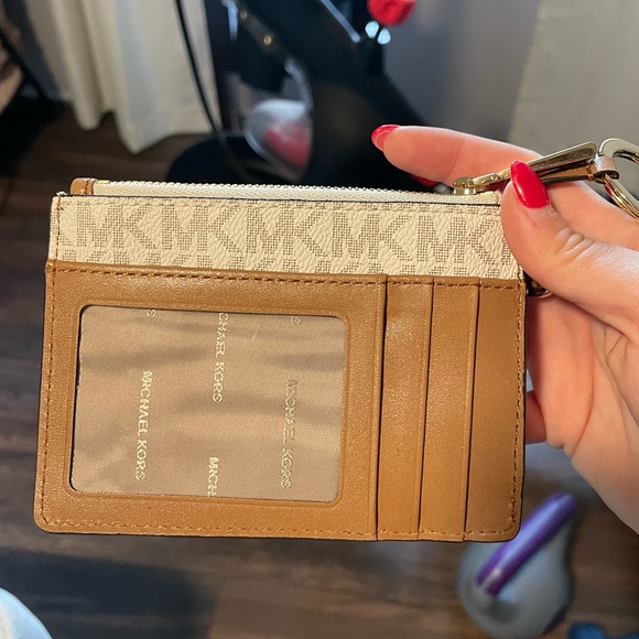 Michael Kors wallet - Picture 3 of 4